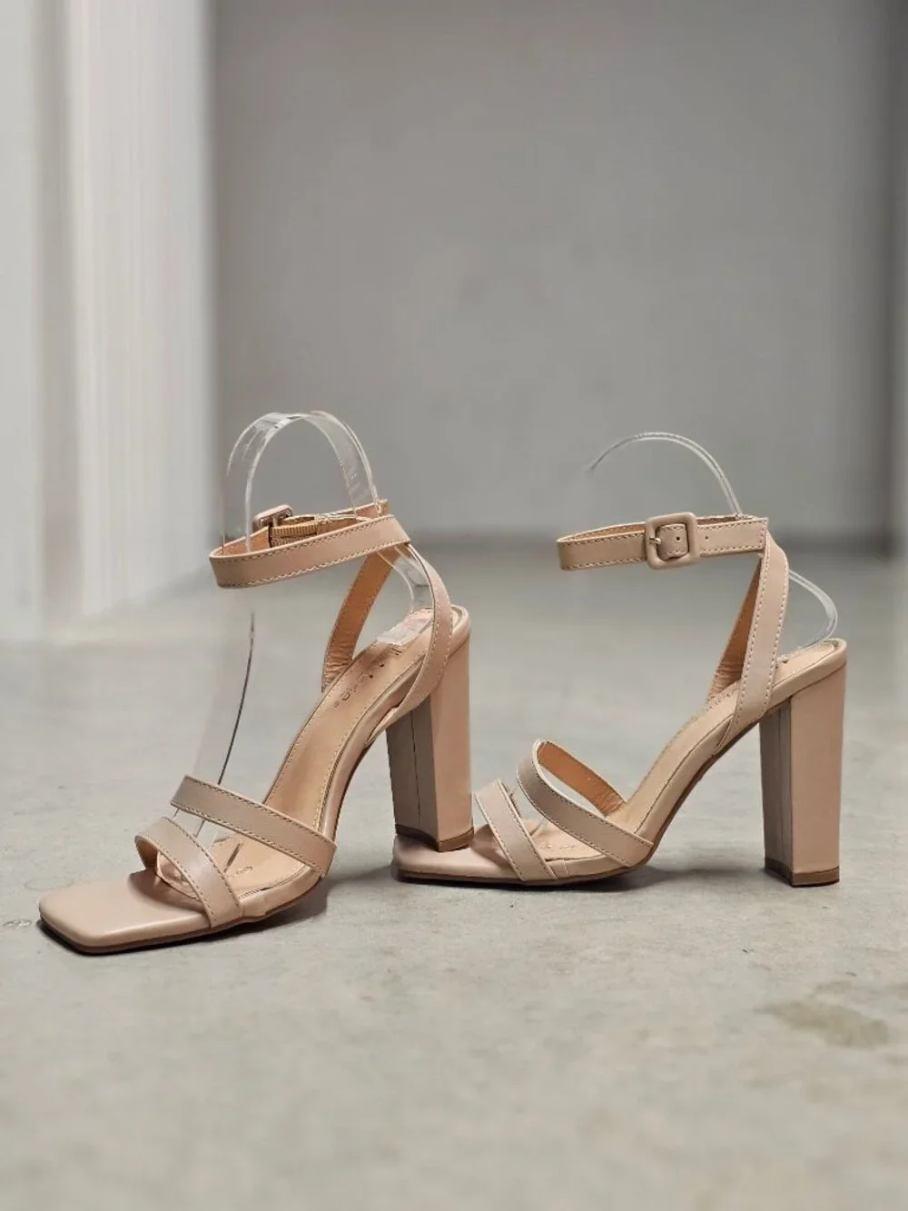 Strappy Nude Block Heel Sandals With Adjustable Ankle Strap - Elegant Design For
